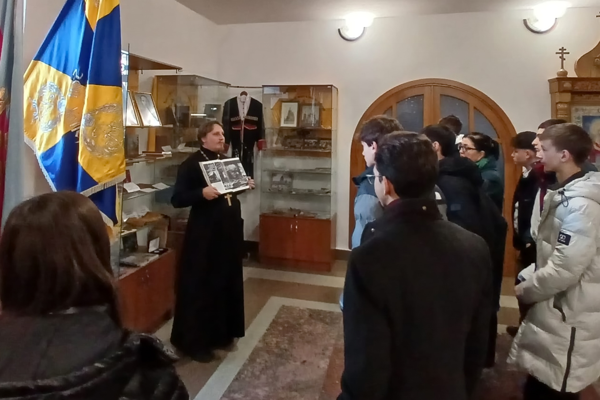 Личные вещи священников-ветеранов заинтересовали школьников