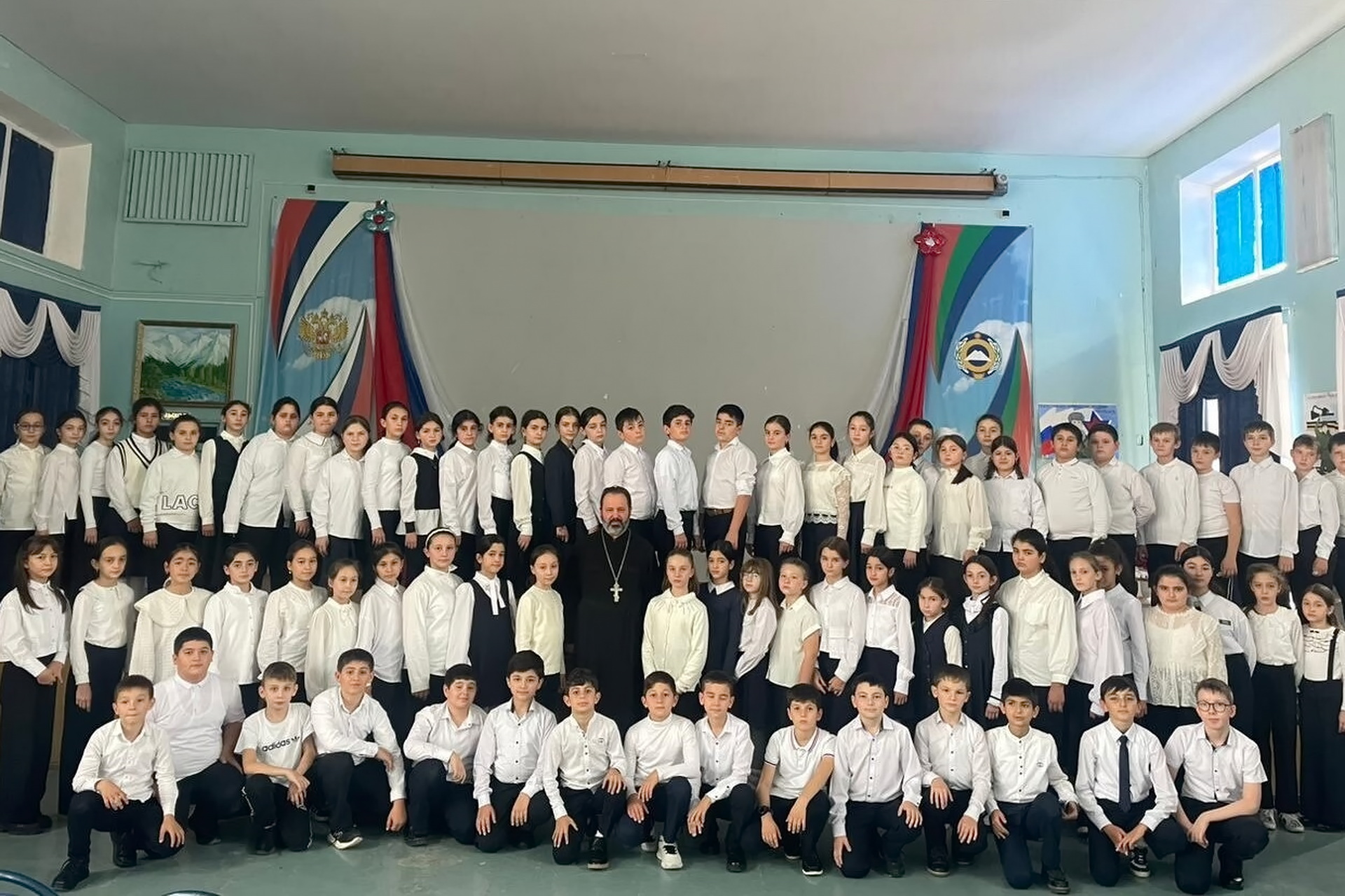 Священник побеседовал с пятиклассниками