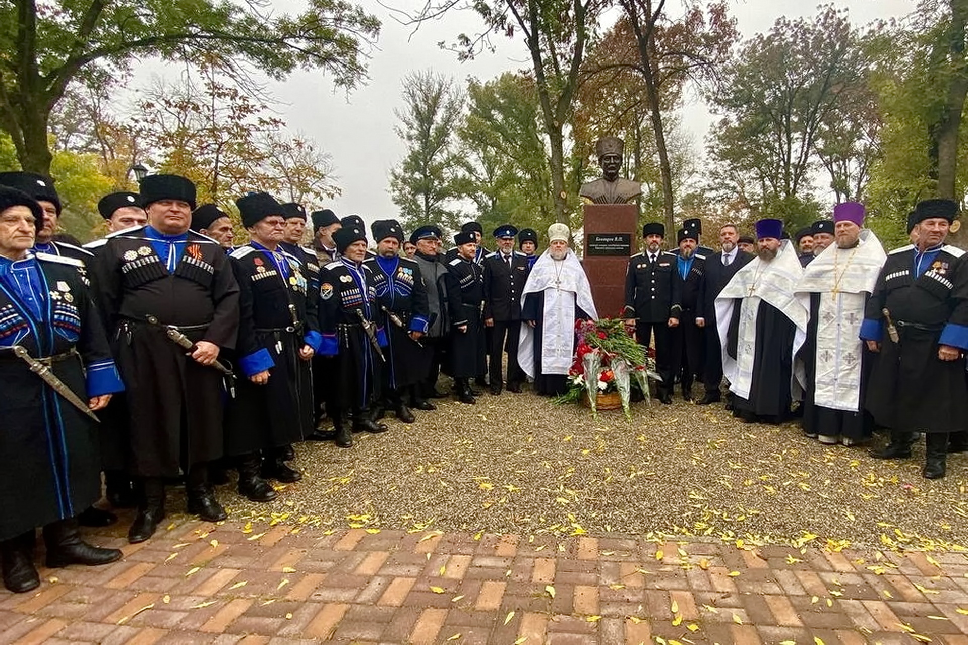 В Новопавловске открыли бюст генерала Бондарева
