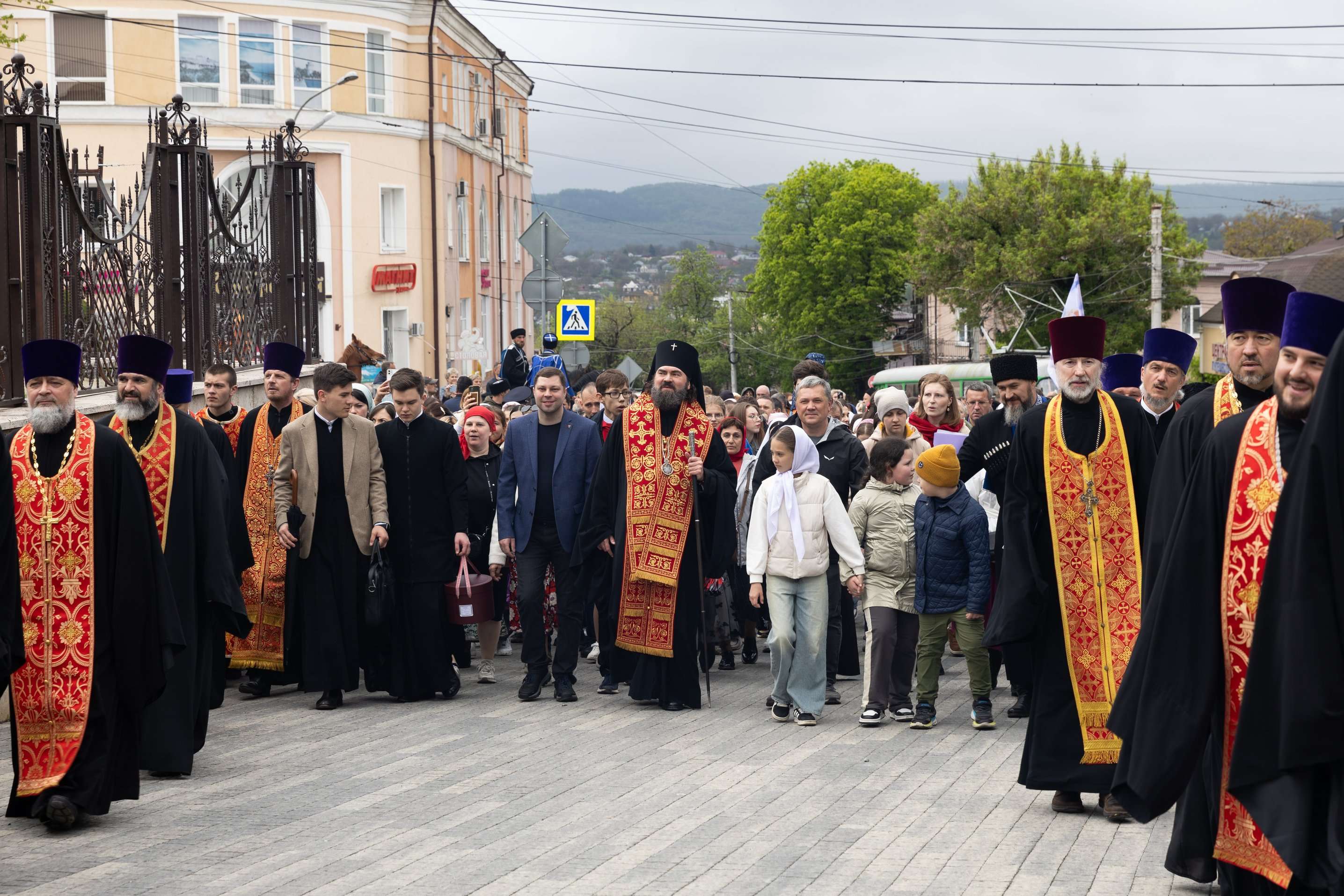 Пасхальный крестный ход порадовал пятигорчан