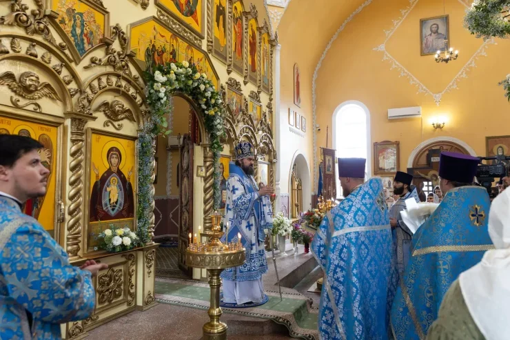 Архипастырь возглавил торжества в Новопавловске