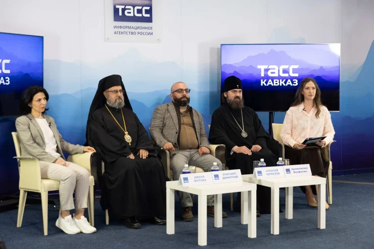 Владыки дали совместную пресс-конференцию