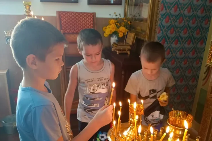 В храме апостолов помолились великомученику
