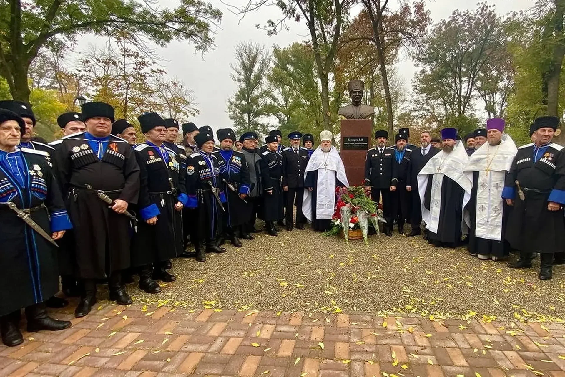 В Новопавловске открыли бюст генерала Бондарева