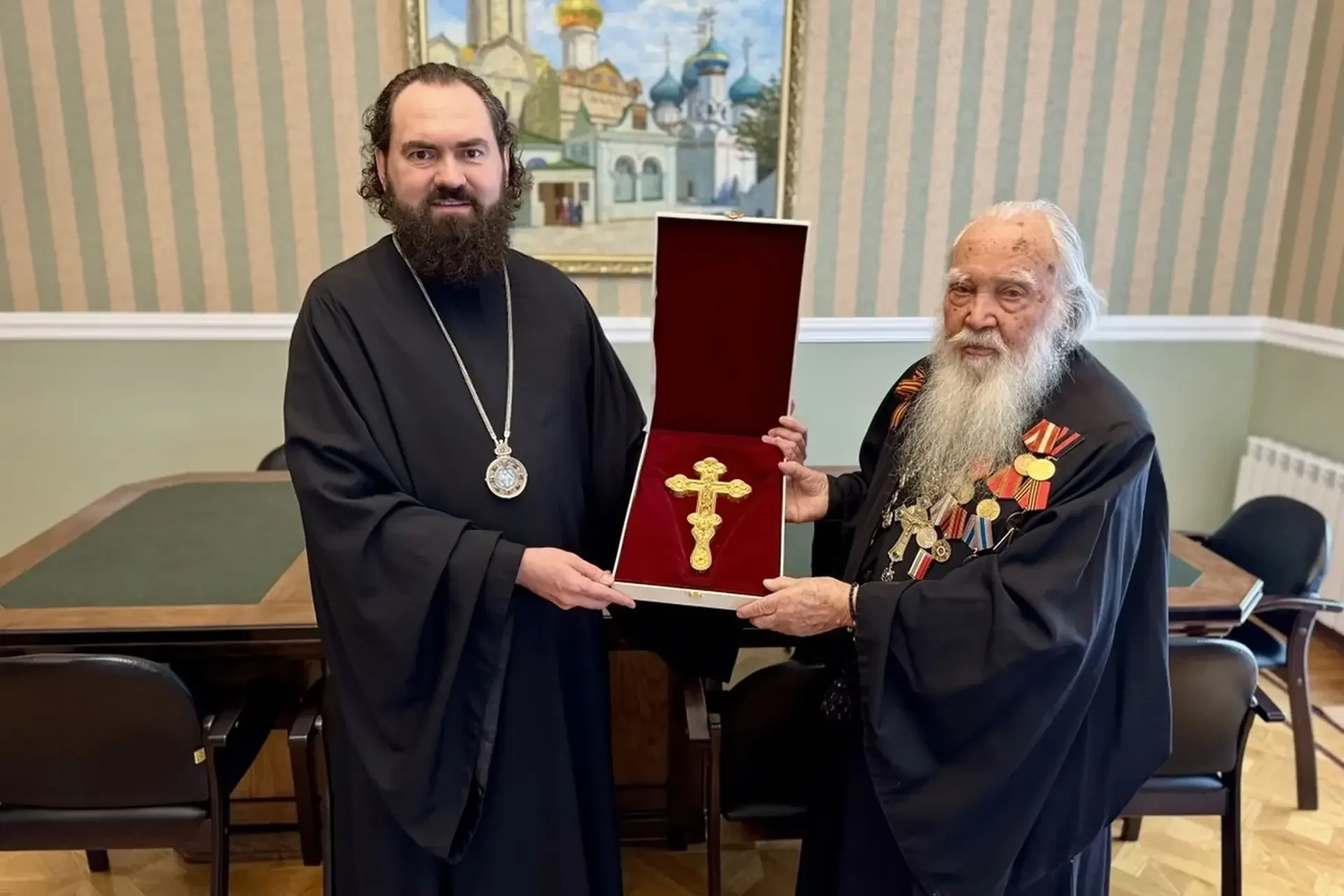 Владыка тепло поблагодарил старейшего священника