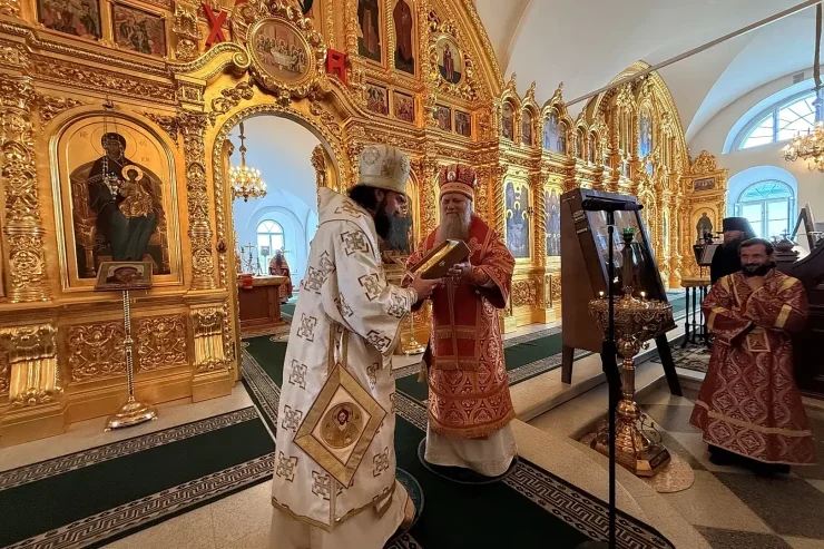 Второй день паломничества начался с соборной литургии