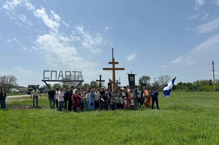 По селу Спарта прошёл крестный ход
