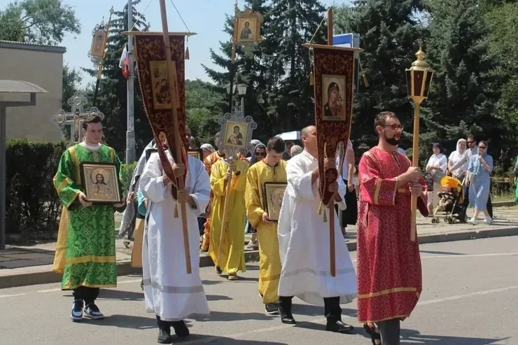 По станице прошел крестный ход 