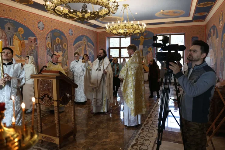 Архиепископу Феофилакту сослужили священники из Туркменистана