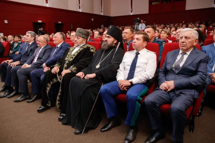 Архиепископ Феофилакт принял участие в заседании Народного Собрания КЧР