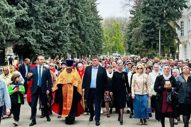 В Ессентуках курортный сезон открыли ежегодным крестным ходом