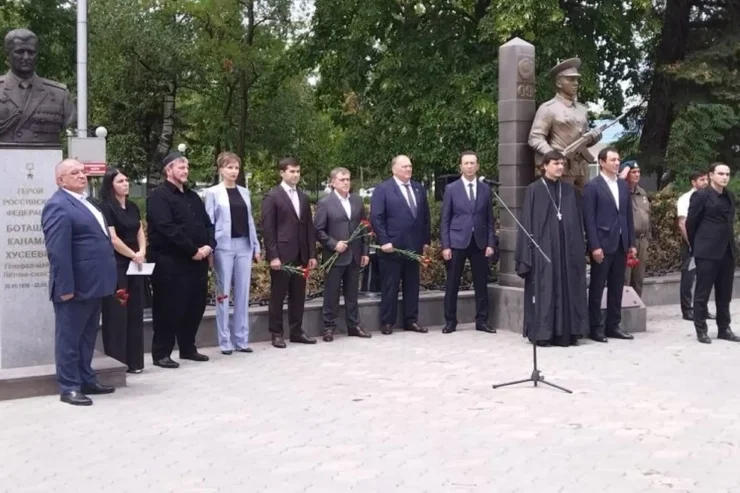Священник помолился о погибших детях Донбасса