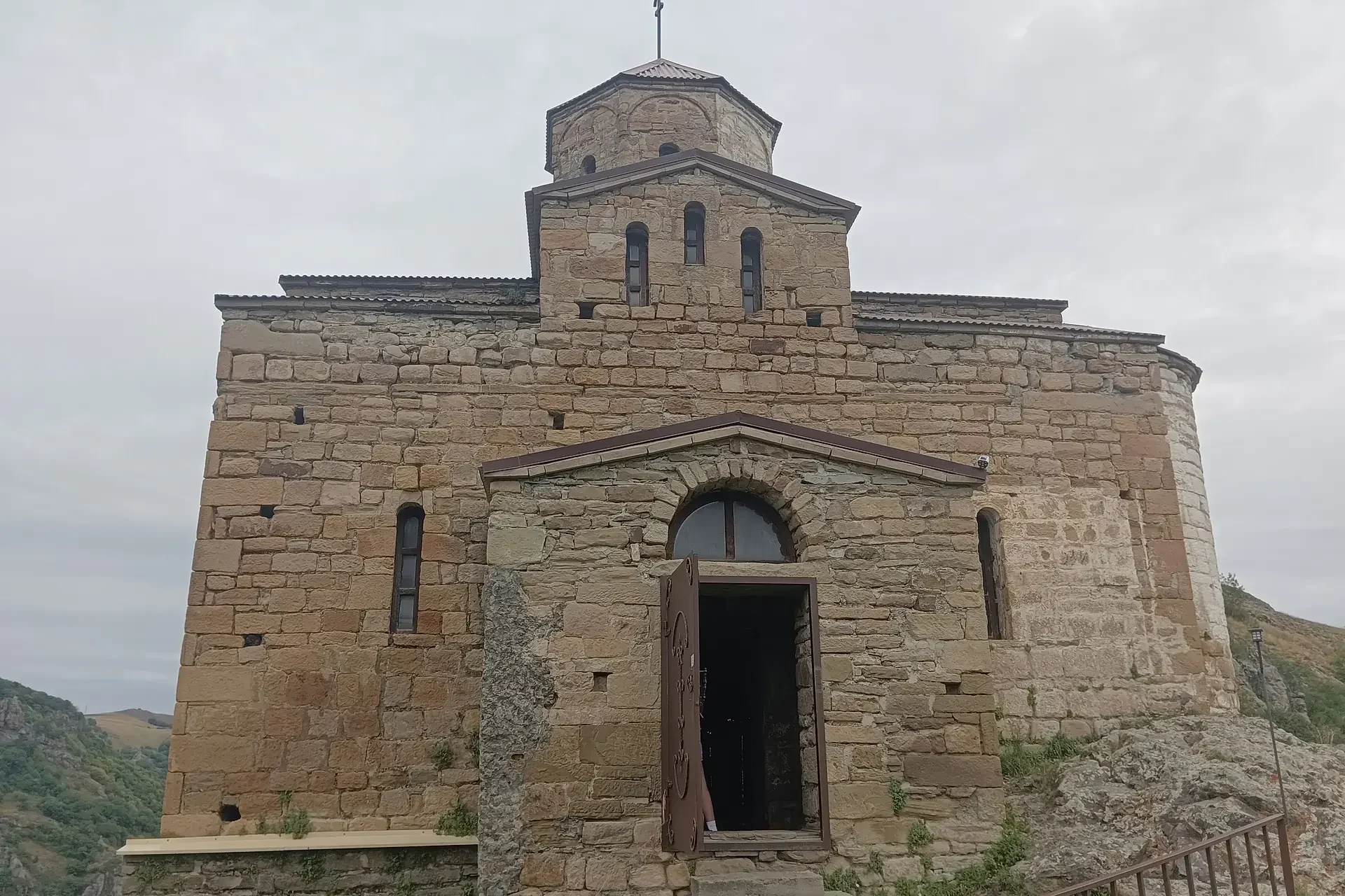 Паломники из Кабардино-Балкарии побывали в Шоанинском храме