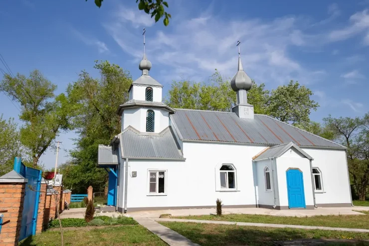 село Новосредненское, приход в честь Покрова Пресвятой Богородицы